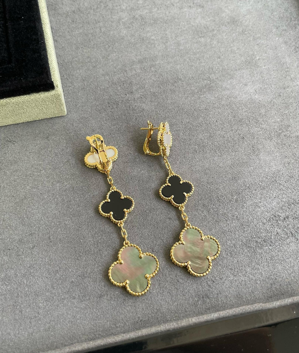 [Cyra] CLOVER 3 MOTIV OHRRINGE PERLMUTT ONYX DUNKLES PERLMUTT ROSÉGOLD