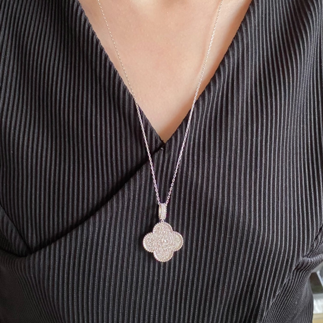 [Cyra]  CLOVER 25MM LARGE PEDANT DIAMOND PAVED LONG NECKLACE