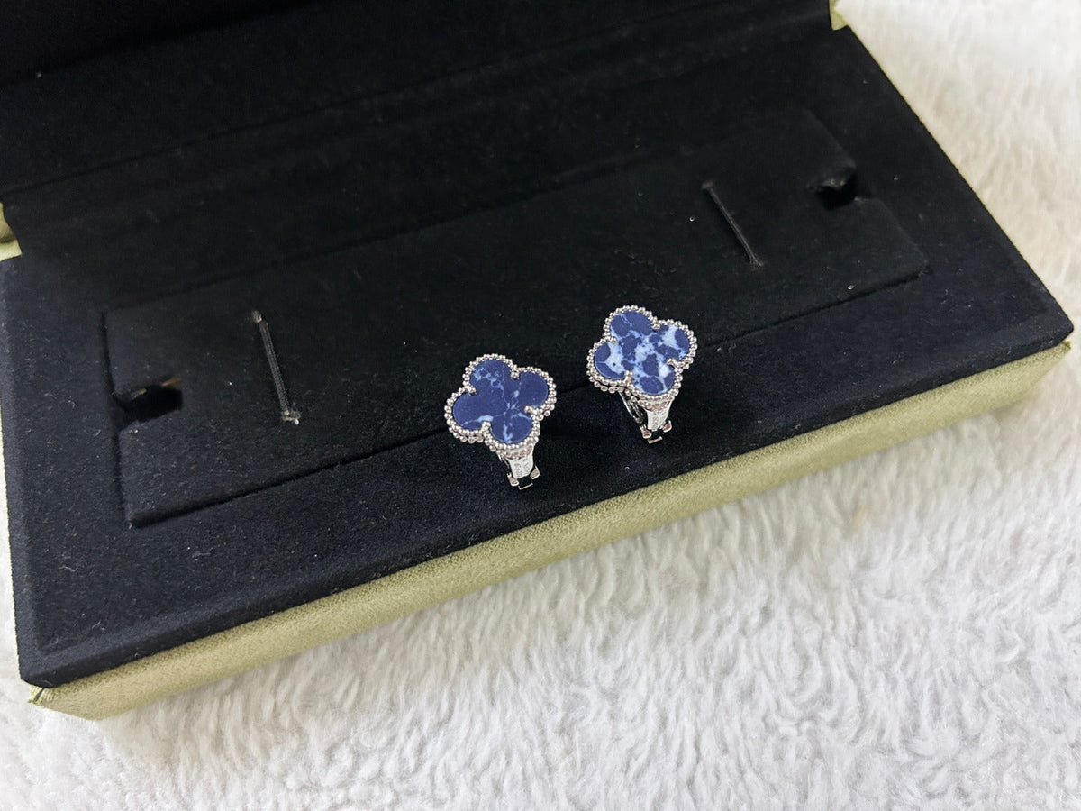 [Cyra] CLOVER PIETERSITE MITTELGROSSE OHRSTECKER
