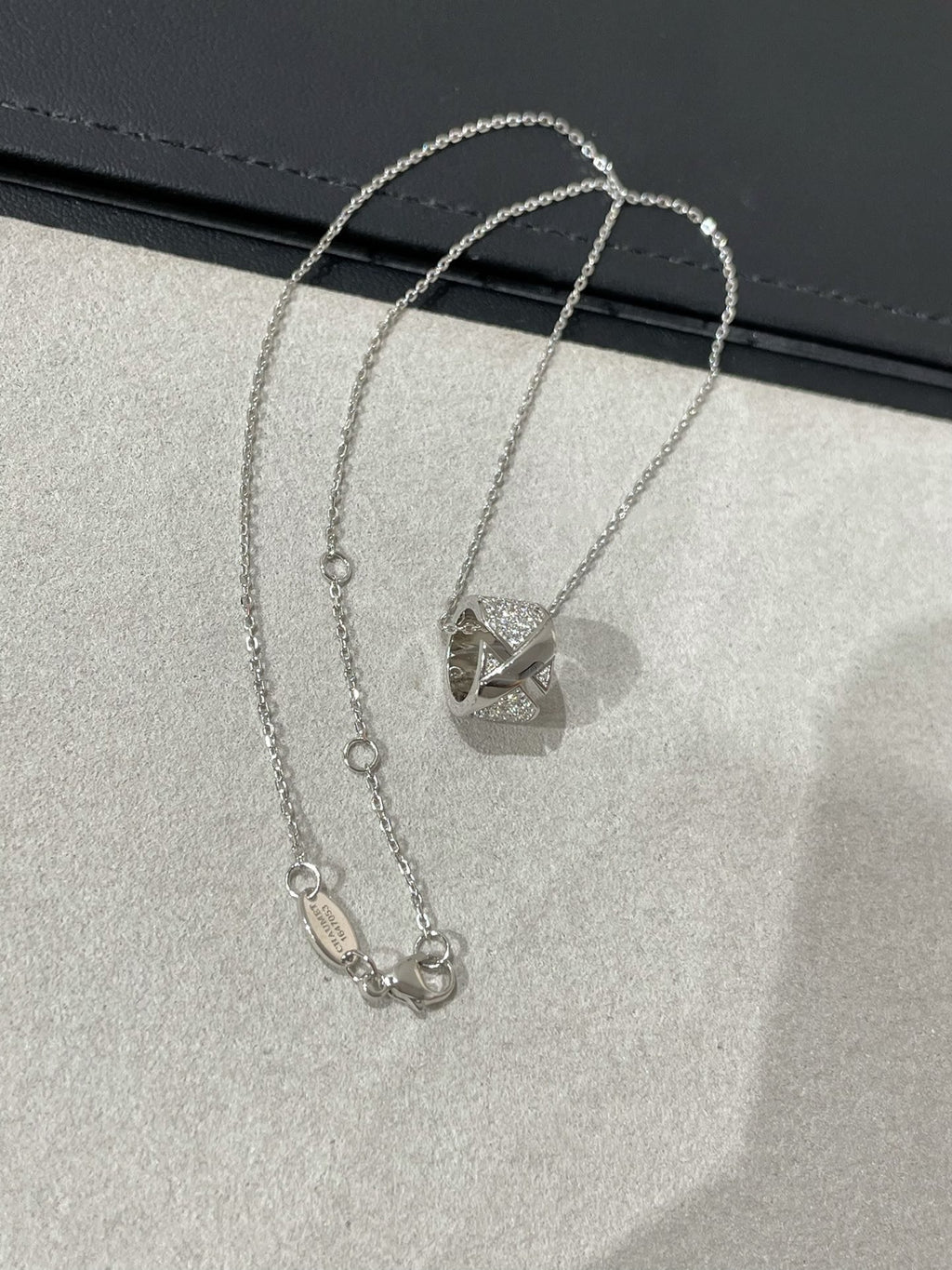 [Cyra] LIENS EVIDENCE DIAMOND PAVED HALSKETTE