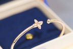 [Cyra]  IDYLLE OFFENES ARMBAND IN ROSÉGOLD MIT DIAMANT-PAVÉ