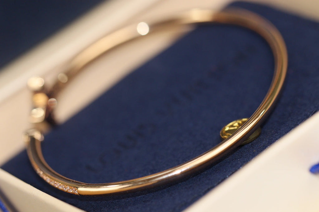[Cyra]  IDYLLE OFFENES ARMBAND IN ROSÉGOLD MIT DIAMANT-PAVÉ