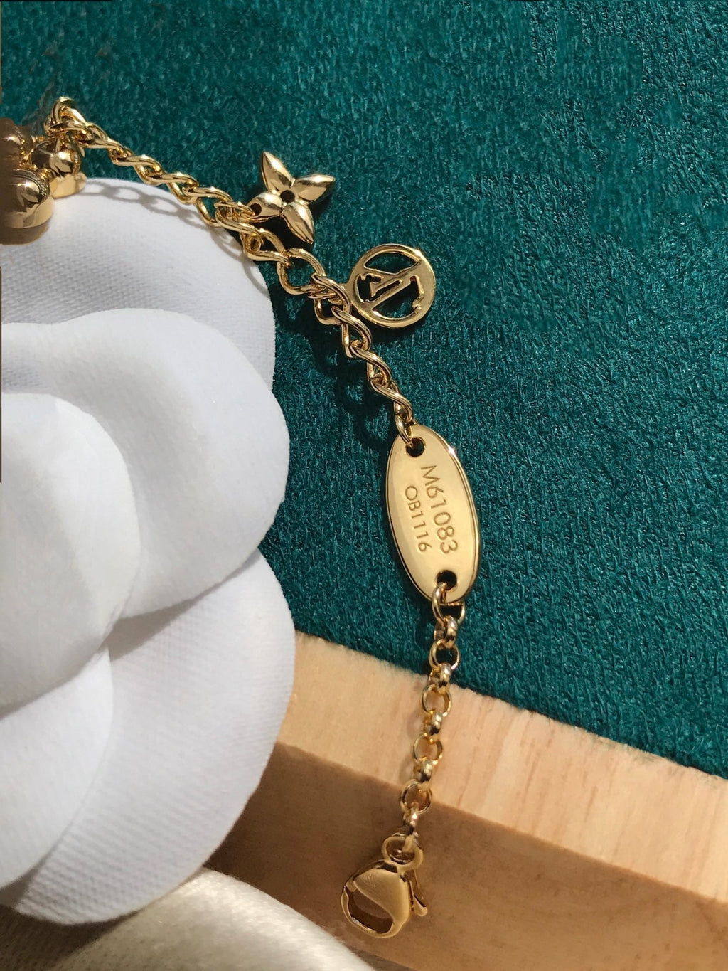 [Cyra]  BLOOMING PINK GOLD MOP BRACELET