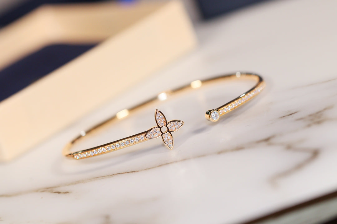 [Cyra]  IDYLLE GOLD OPEN BRACELET DIAMOND PAVED