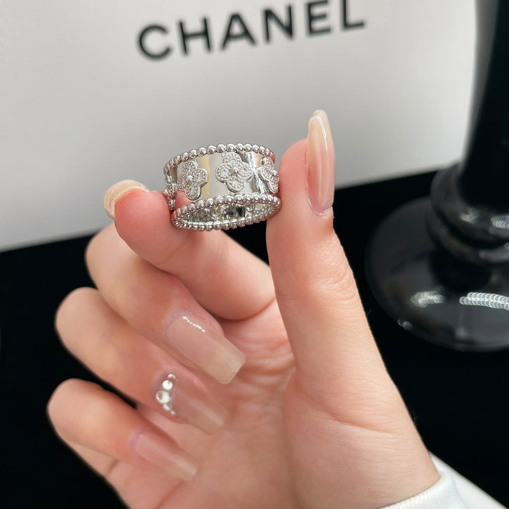 [Cyra]  PERLEE DIAMOND RING, GROSS