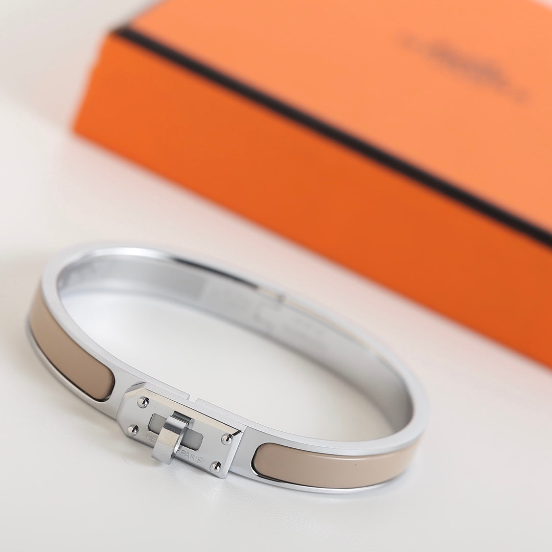 [Cyra]  HM KELLY ARMBAND GRAU
