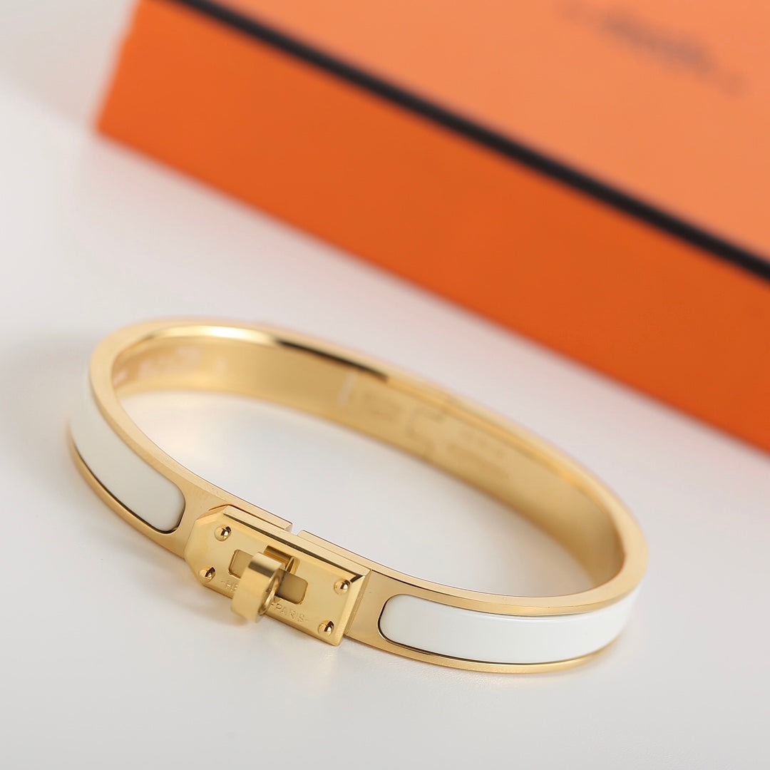 [Cyra]  HM KELLY WEISSES ARMBAND