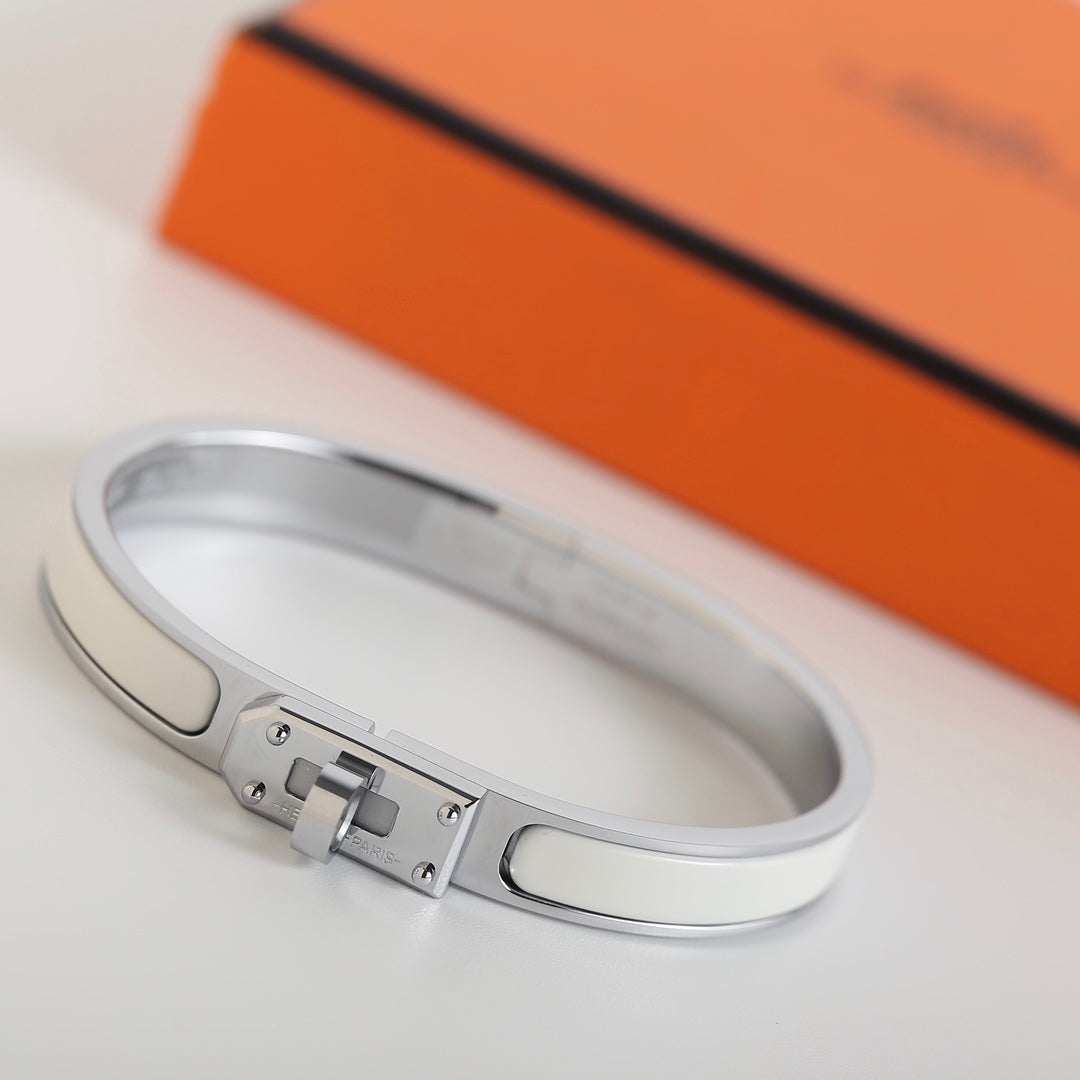 [Cyra]  HM KELLY WEISSES ARMBAND