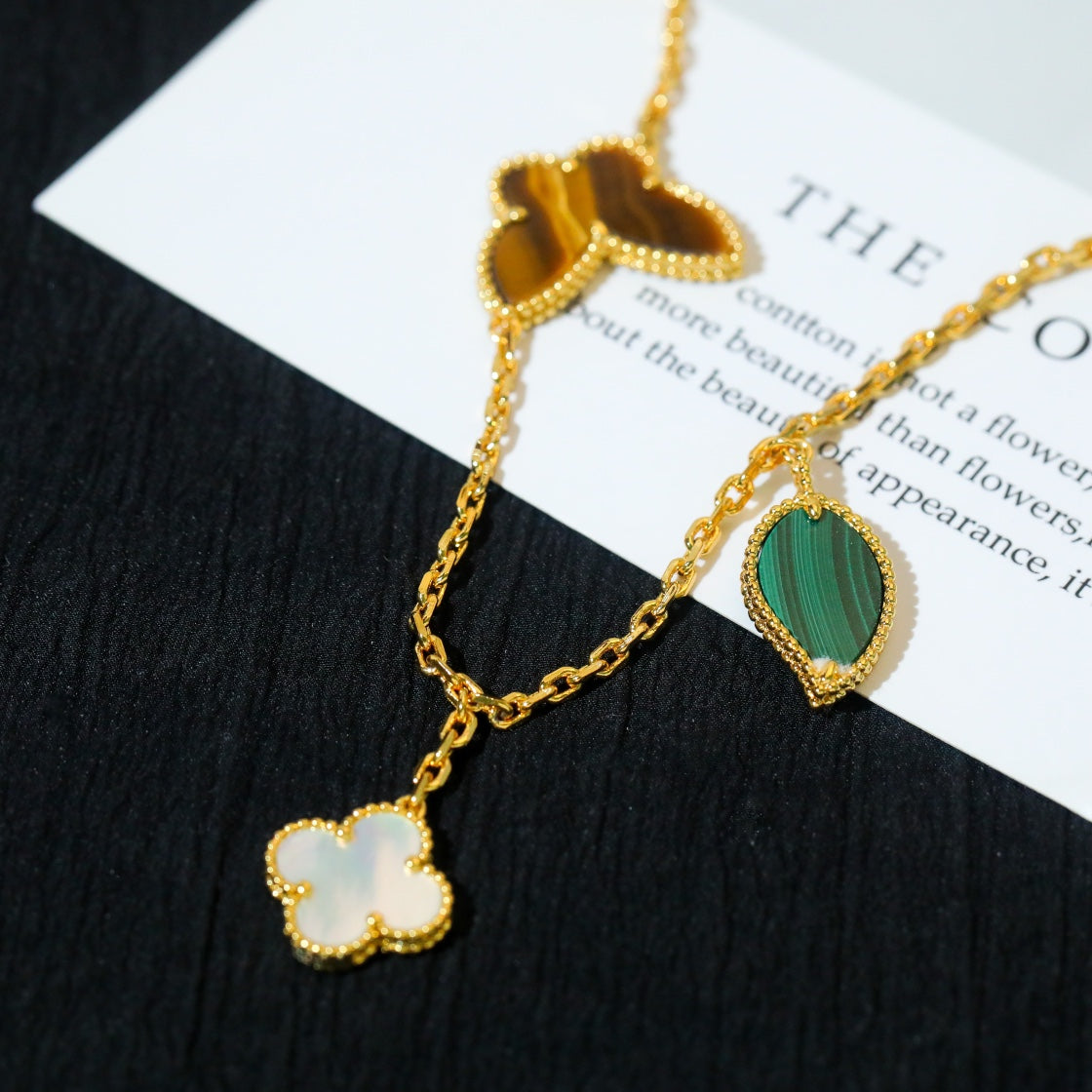 [Cyra] LUCKY SPRING 5-MOTIV-ARMBAND IN GOLD