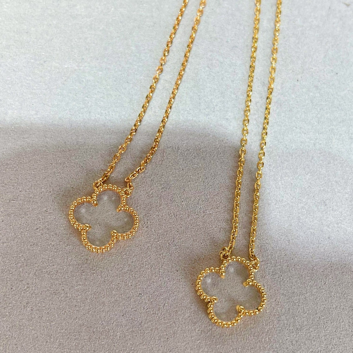 [Cyra]  CLOVER ROCK CRYSTAL ROSE GOLD NECKLACE