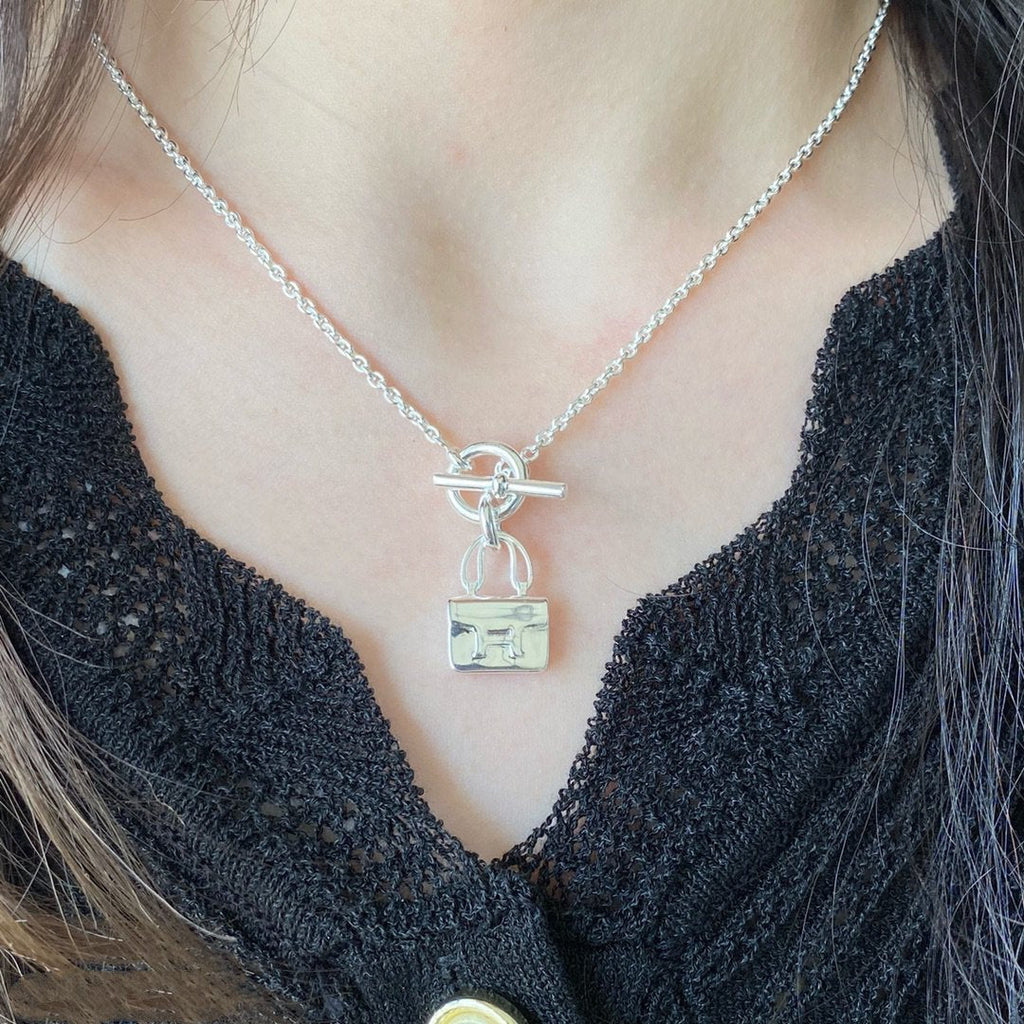 [Cyra]  CONSTANCE PEDANT SILVER NECKLACE