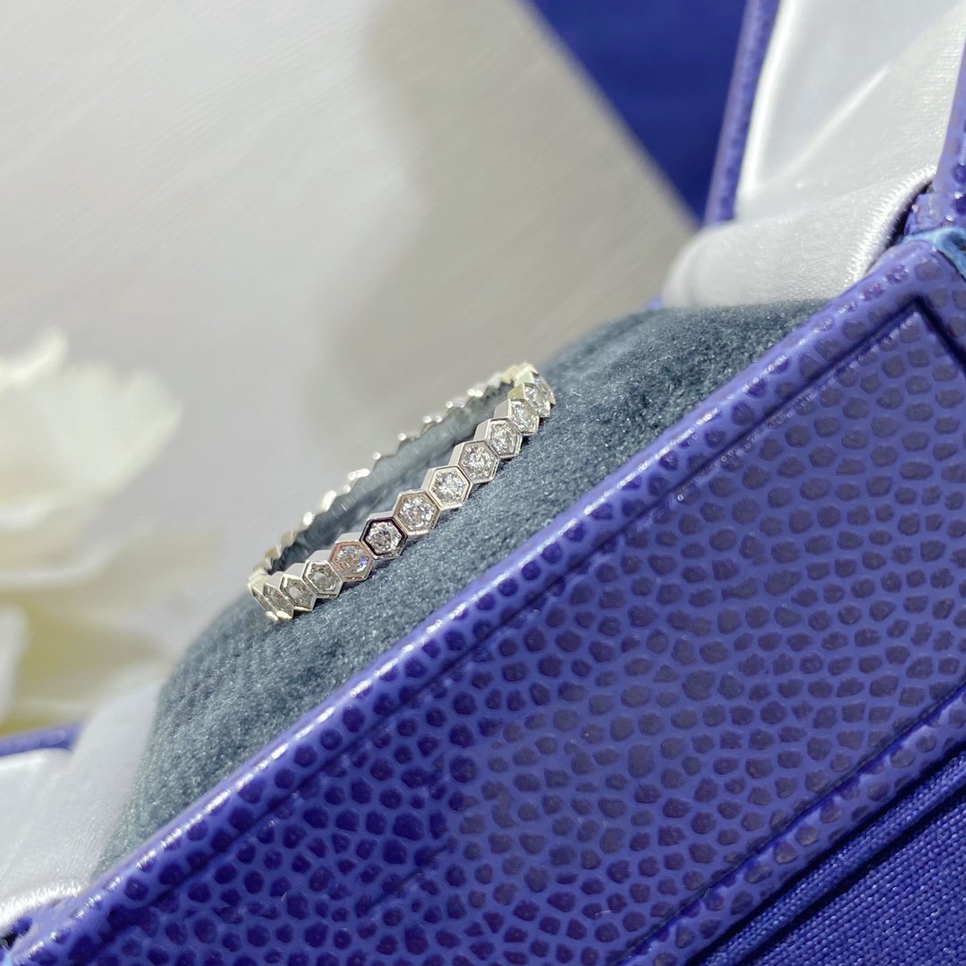 [Cyra] BEE LOVE DIAMOND PAVED SMALL RING