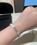 [Cyra] 2026 BRANDNEUES FROSTED-ARMBAND MIT DIAMANTEN IN DREI FARBEN