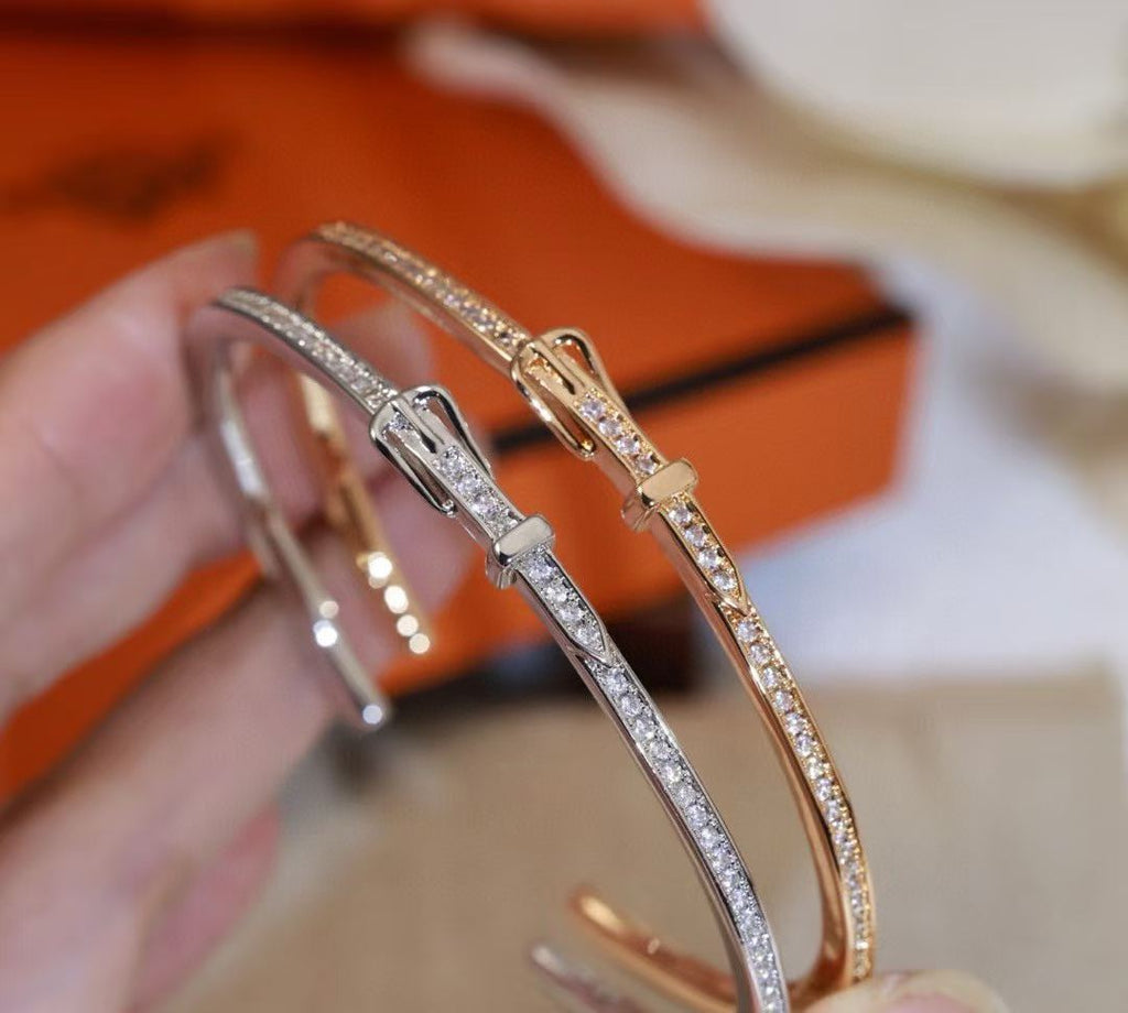 [Cyra]  DIAMOND-ENCRUSTED BRACELET THREE COLORS
