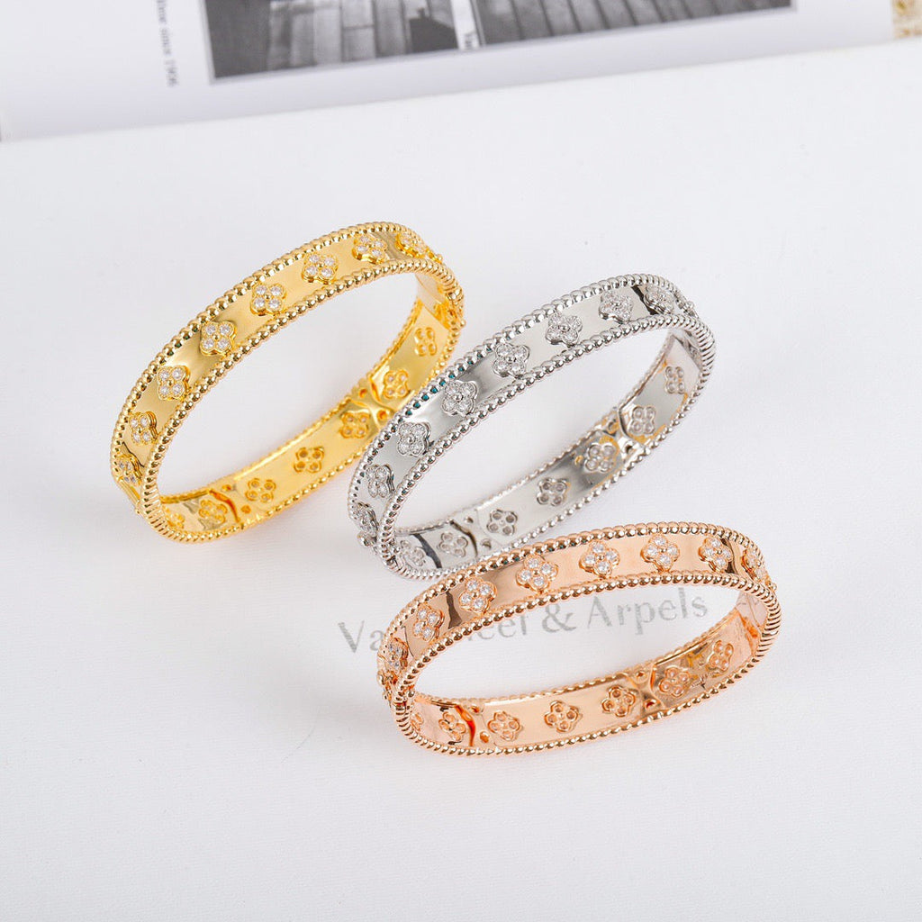[Cyra]  KLEEBLATT-ARMBAND 8MM DIAMANTEN