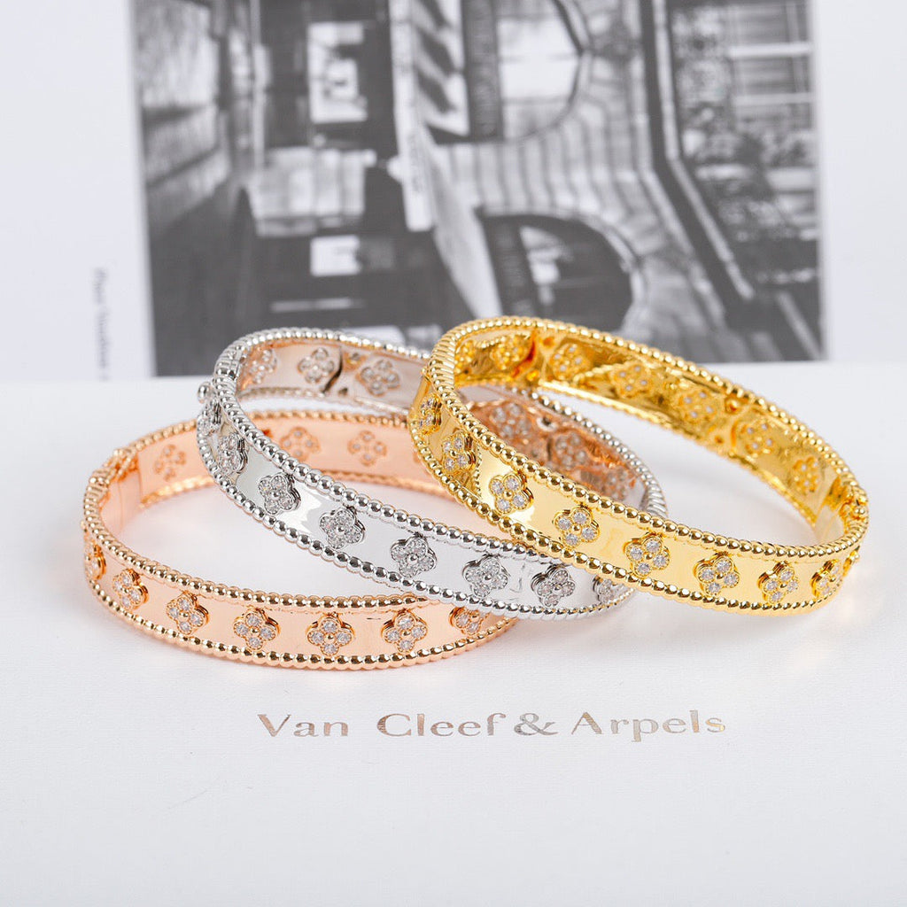 [Cyra]  KLEEBLATT-ARMBAND 8MM DIAMANTEN