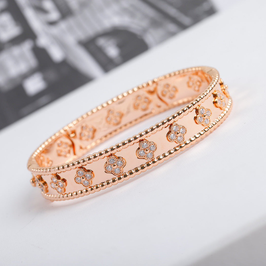 [Cyra]  CLOVER BRACELET 8MM DIAMONDS