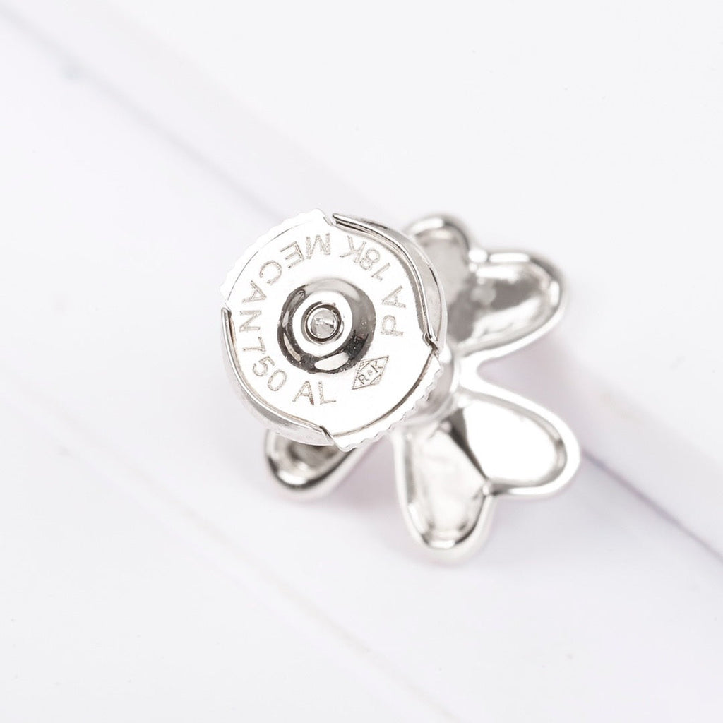 [Cyra]  VERSPIELTE MINI-BLUMENOHRRINGE