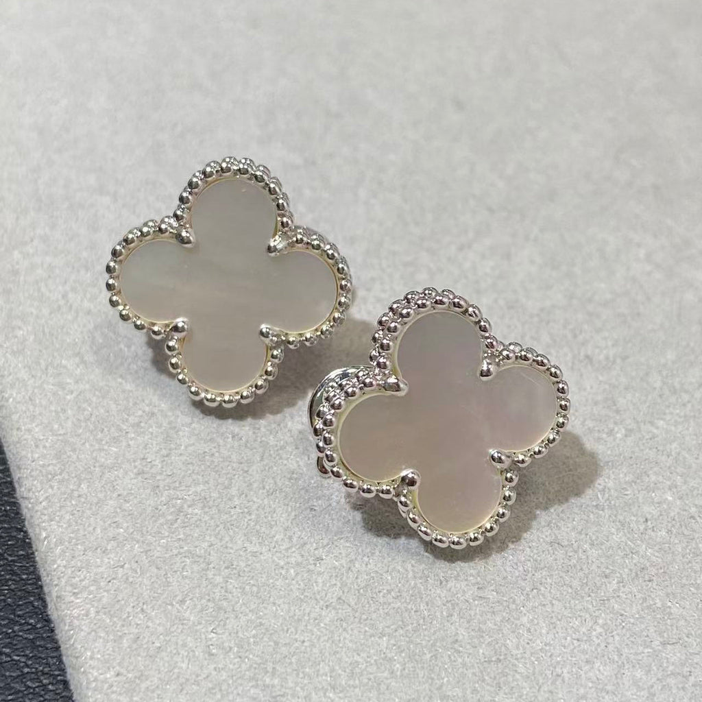 [Cyra] CLOVER LARGE (20mm) 1 MOTIV WEISSE PERLMUTT OHRSTECKER