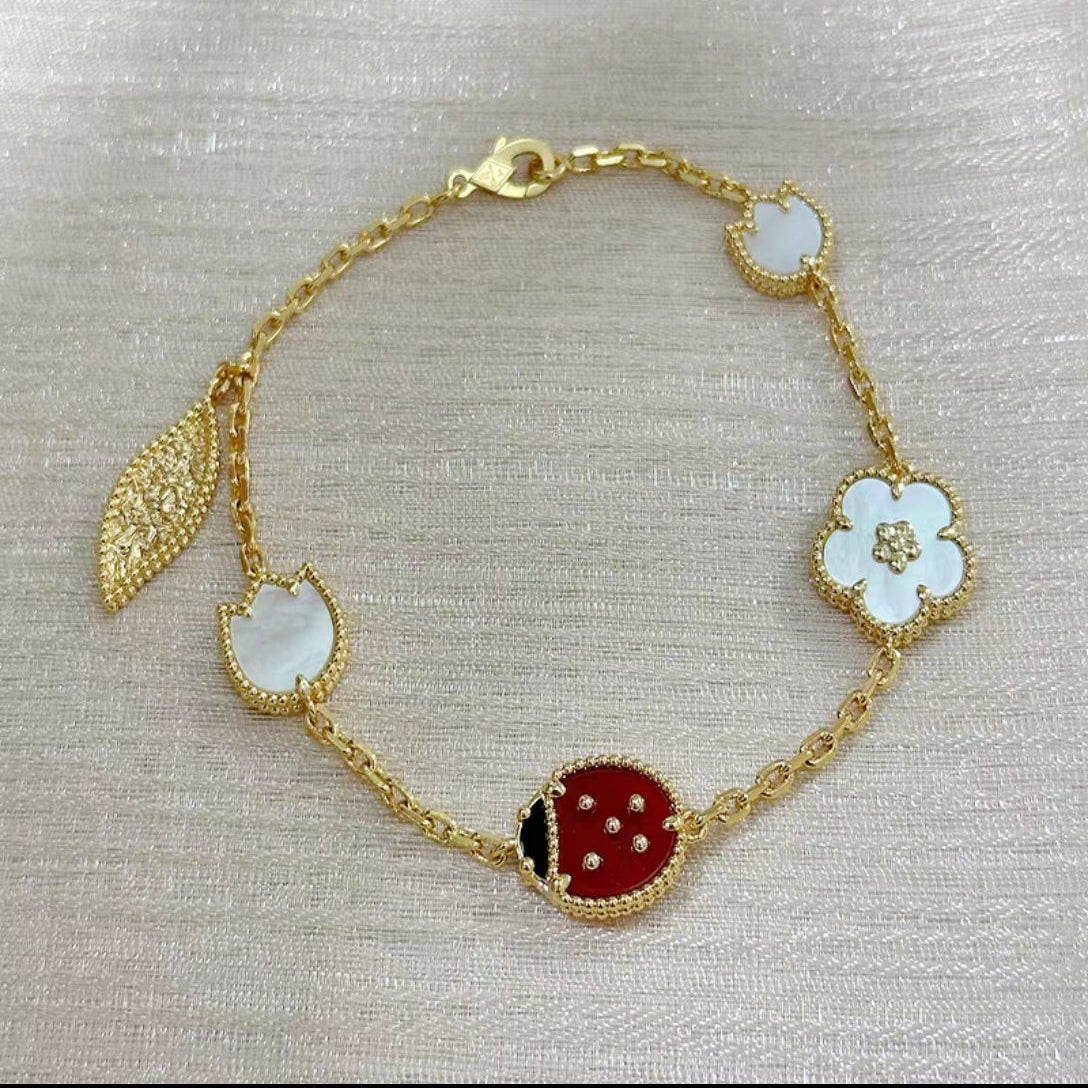 [Cyra]  LUCKY SPRING 5 MOTIF BRACELET