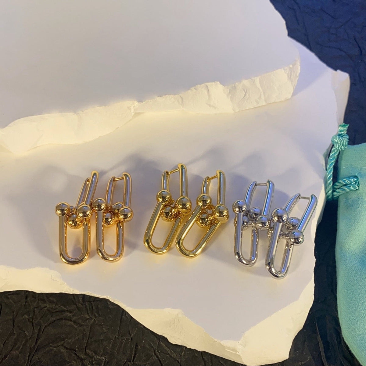[Cyra]  TF U-shaped earrings