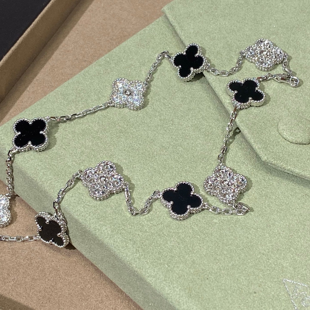 [Cyra] CLOVER 20 MOTIFS DIAMOND ONYX NECKLACE