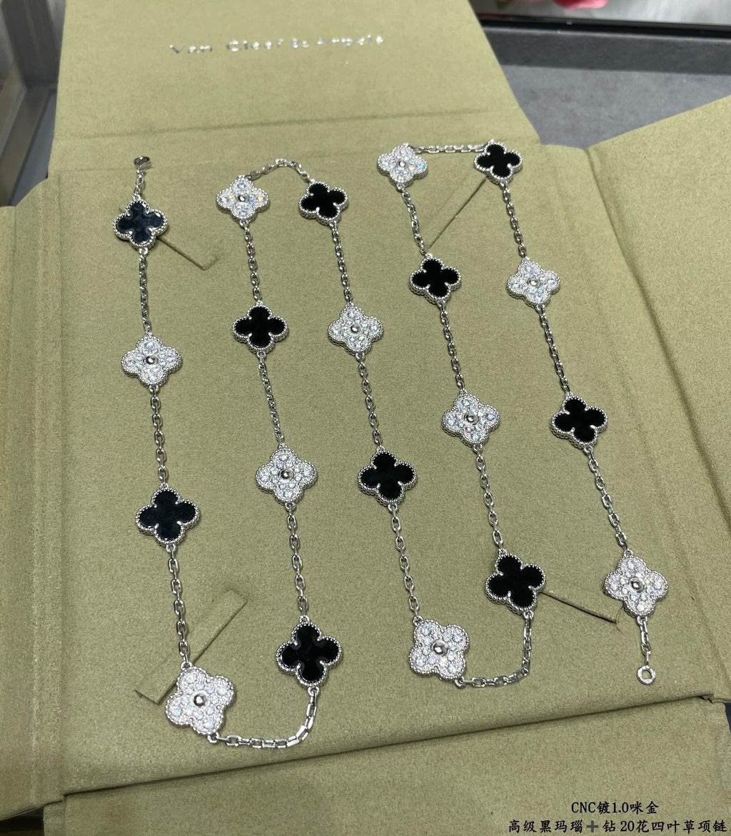 [Cyra] CLOVER 20 MOTIFS DIAMOND ONYX NECKLACE