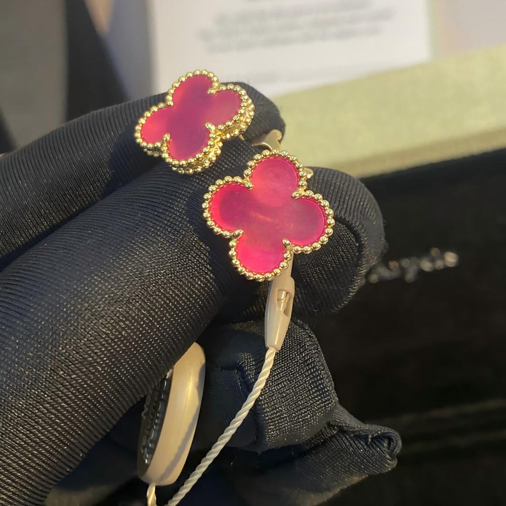 [Cyra] NEUE CLOVER 15MM OHRSTECKER MIT ROSA EMAILLE