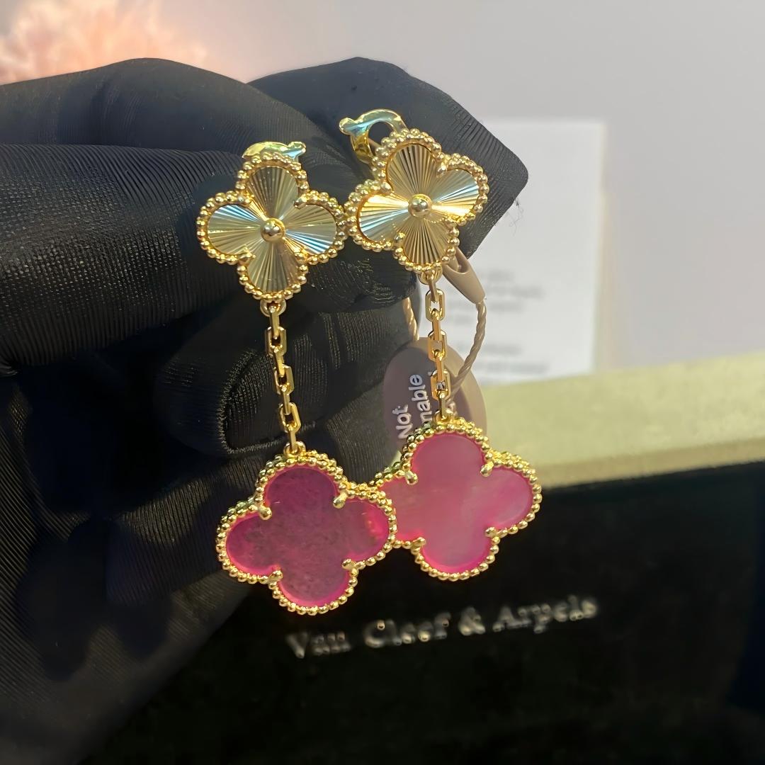 [Cyra] NEW CLOVER 2 MOTIF PINK ENAMEL EARRINGS