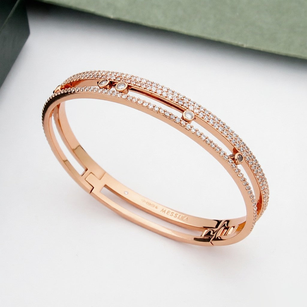 [Cyra] Move Romane pavé bangle