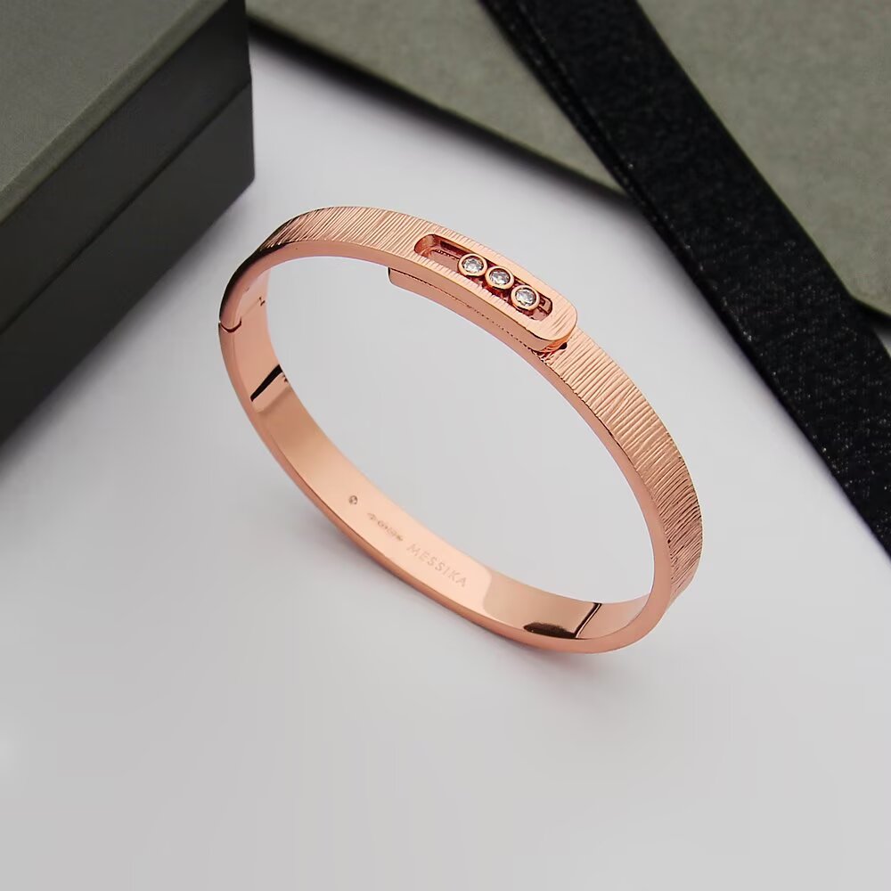 [Cyra] Move Noa Ciselé bangle