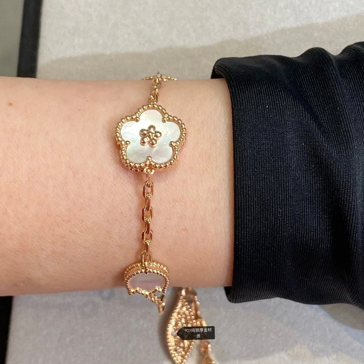 [Cyra]  LUCKY SPRING 5 MOTIF BRACELET