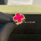 [Cyra] NEUE RINGE MIT ROSA EMAILLE-KLEEBLATT