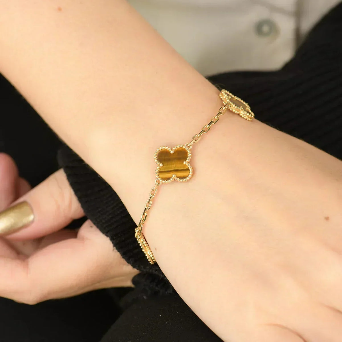 [Cyra] New  CLOVER 5 MOTIFS TIGER EYE BRACELET COLLECTION