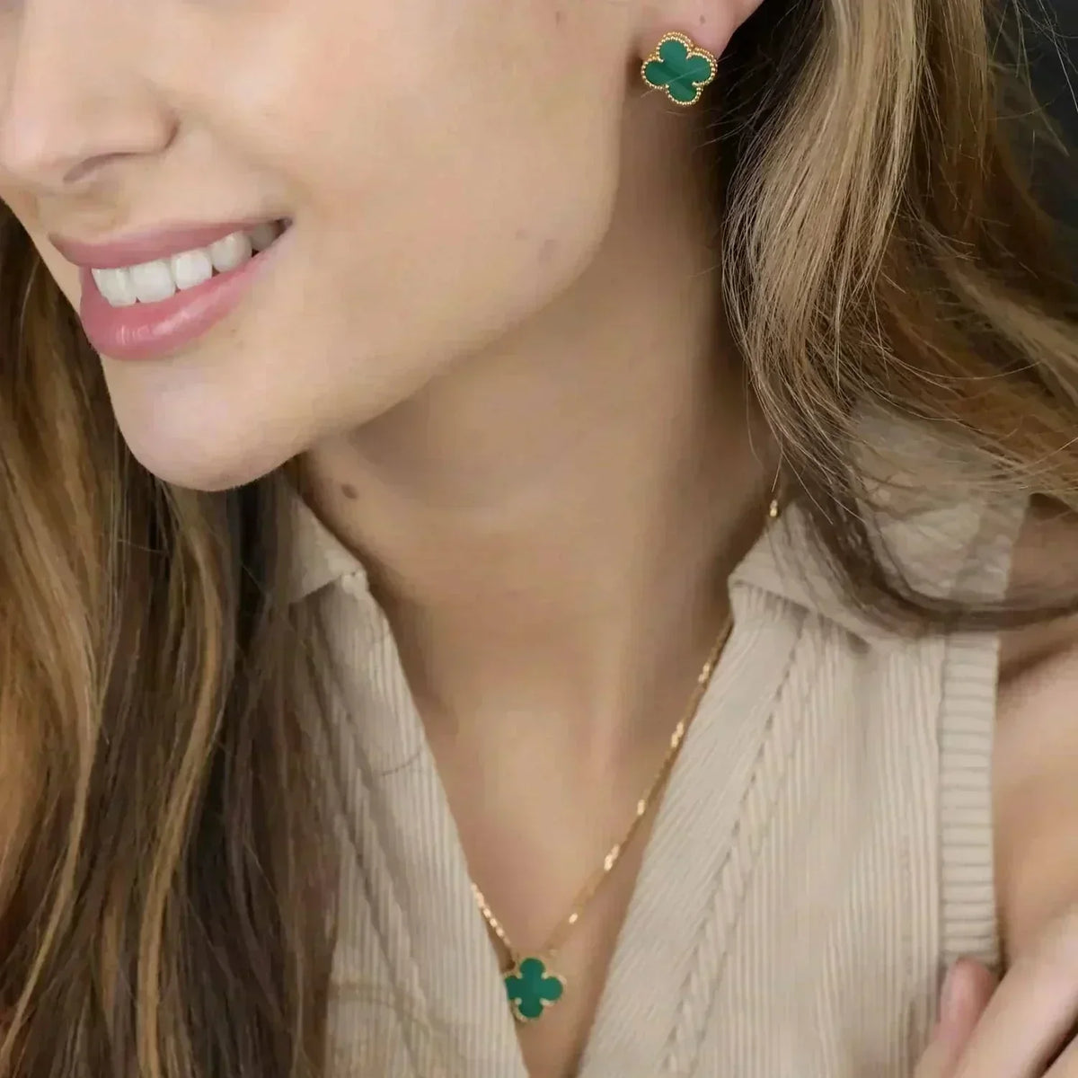 [Cyra]  CLOVER MINI 9.5MM MALACHITE  EARRINGS