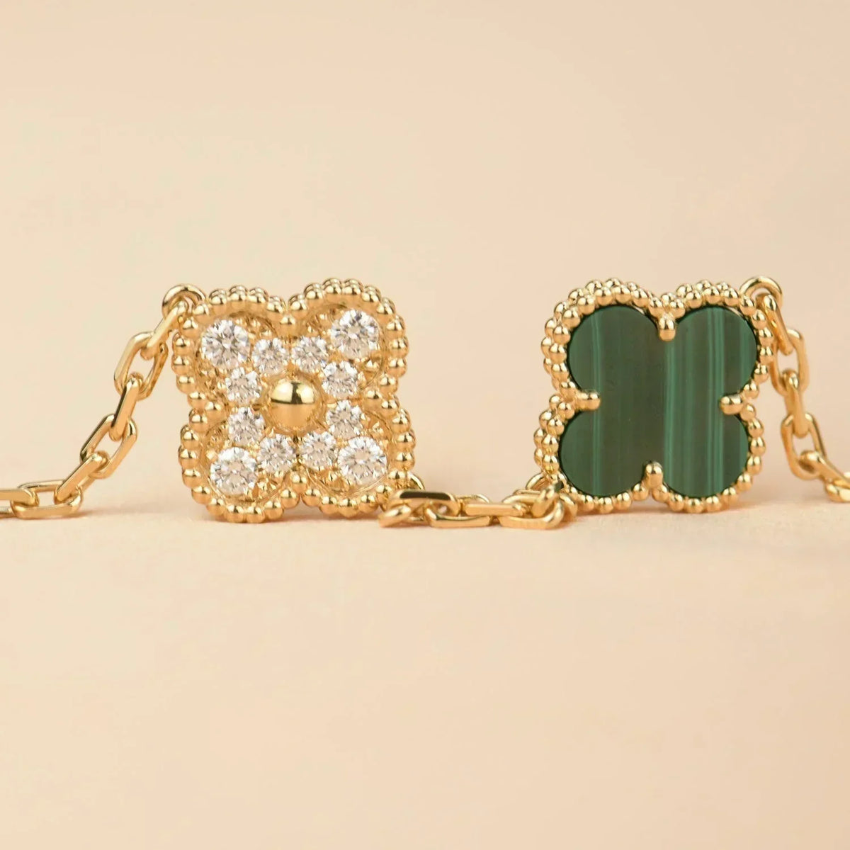 [Cyra] New  CLOVER 5 MOTIF MALACHITE BRACELET COLLECTION