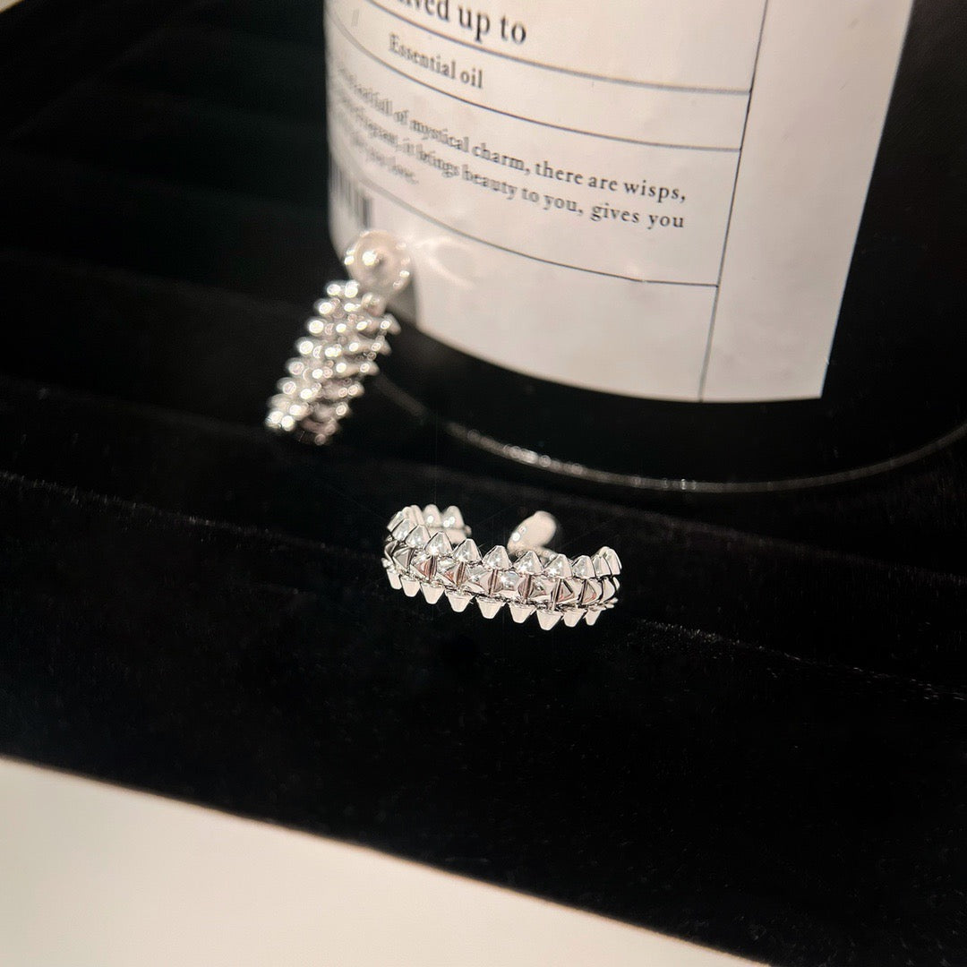 [Cyra]  CLASH SMALL HOOP EARRINGS
