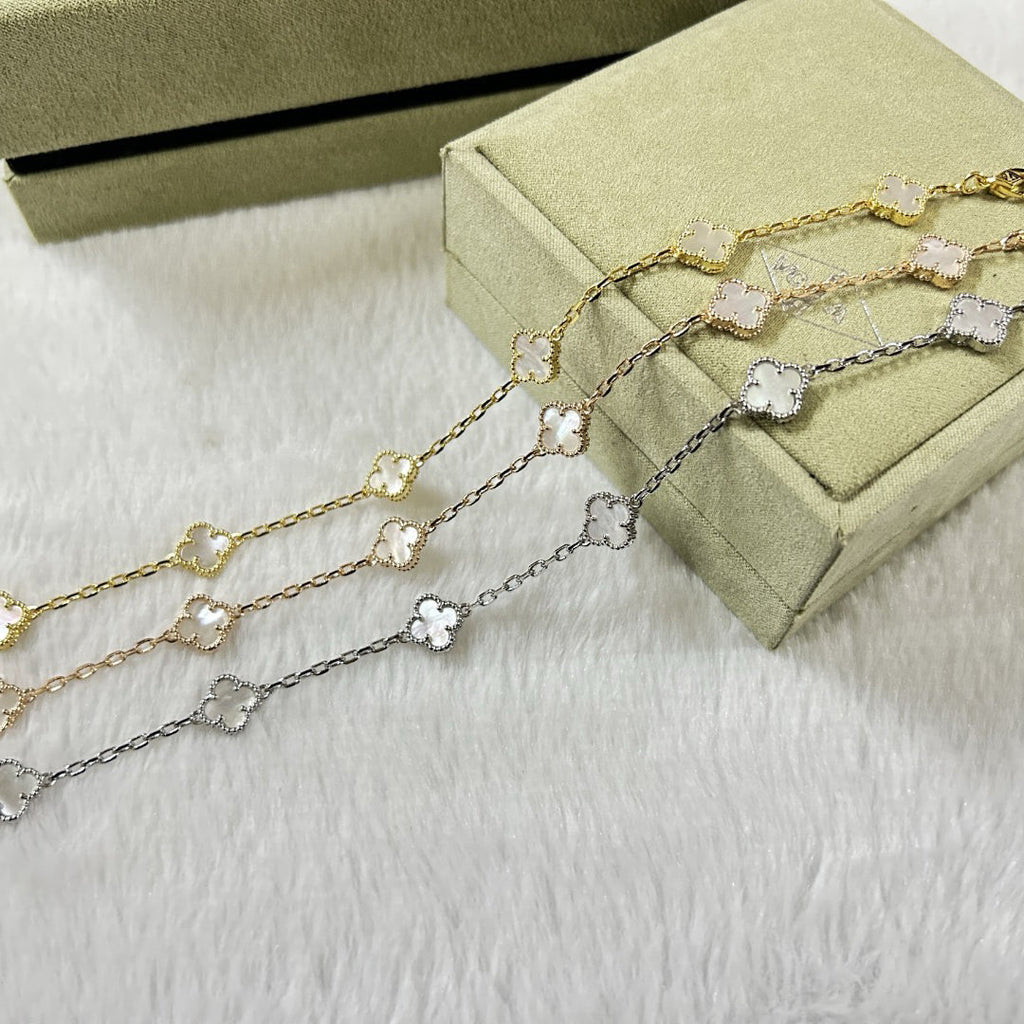 [Cyra] CLOVER 6 MOTIF WHITE MOP BRACELET