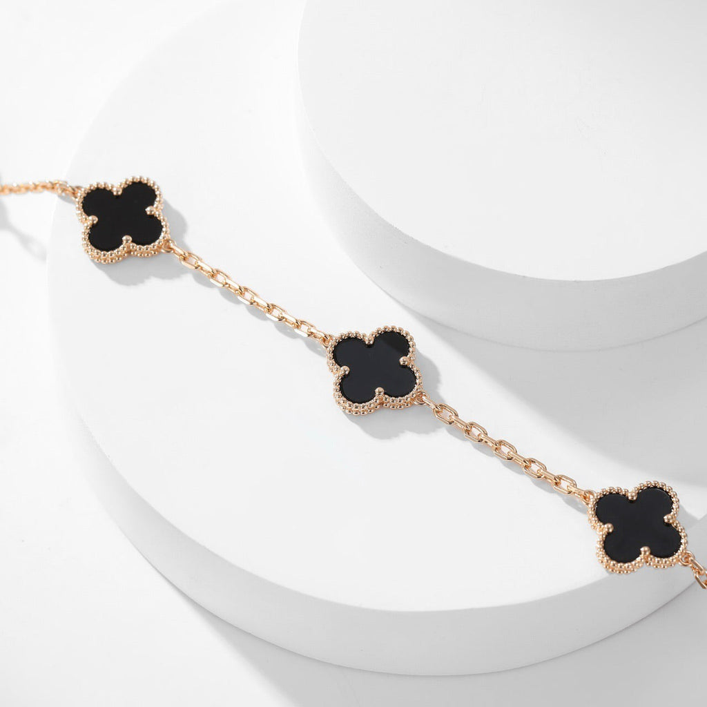 [Cyra]  CLOVER 10 MOTIFS ONYX NECKLACE
