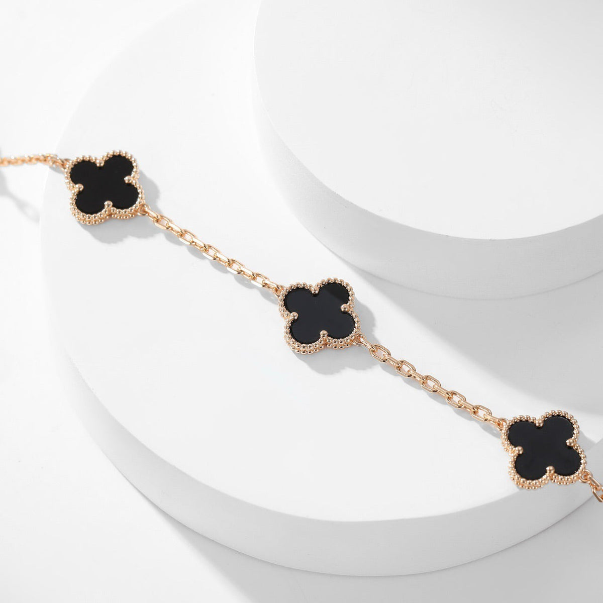 [Cyra]  CLOVER 10 MOTIFS ONYX NECKLACE