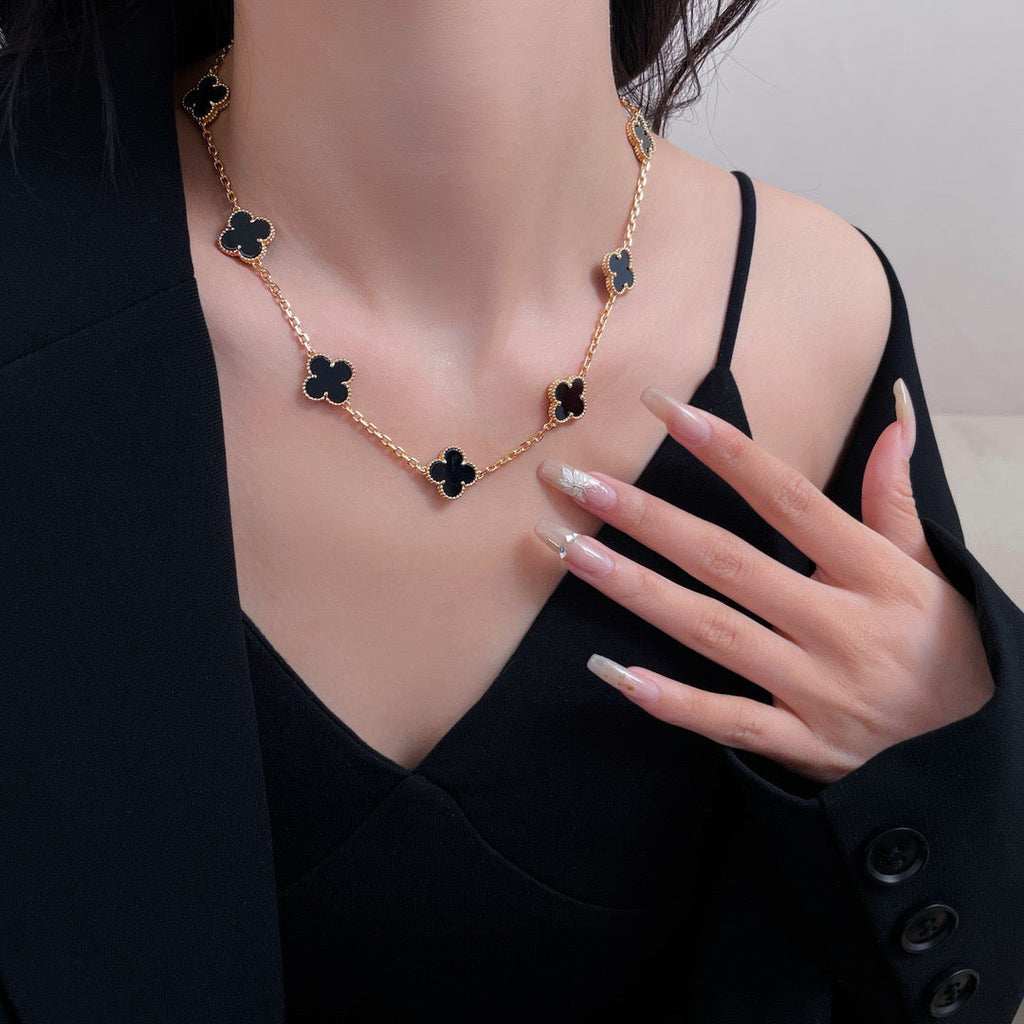 [Cyra]  CLOVER 10 MOTIFS ONYX NECKLACE