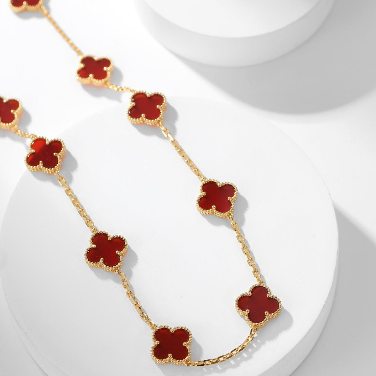 [Cyra] CLOVER-HALSKETTE MIT 10 MOTIVEN AUS KARNEOL