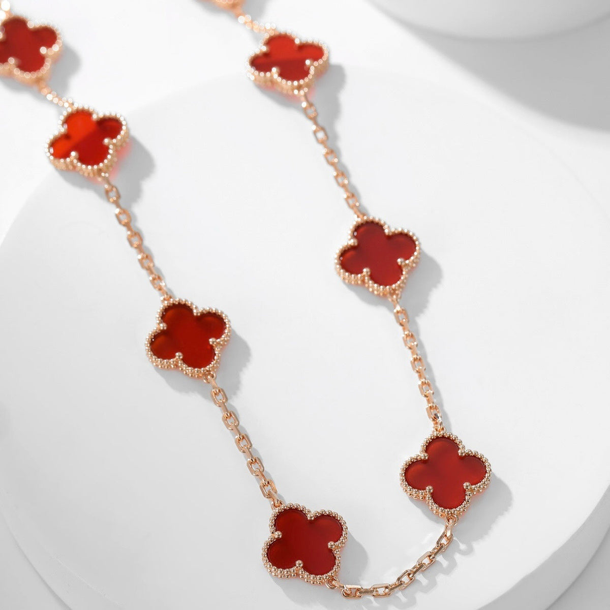 [Cyra] CLOVER-HALSKETTE MIT 10 MOTIVEN AUS KARNEOL