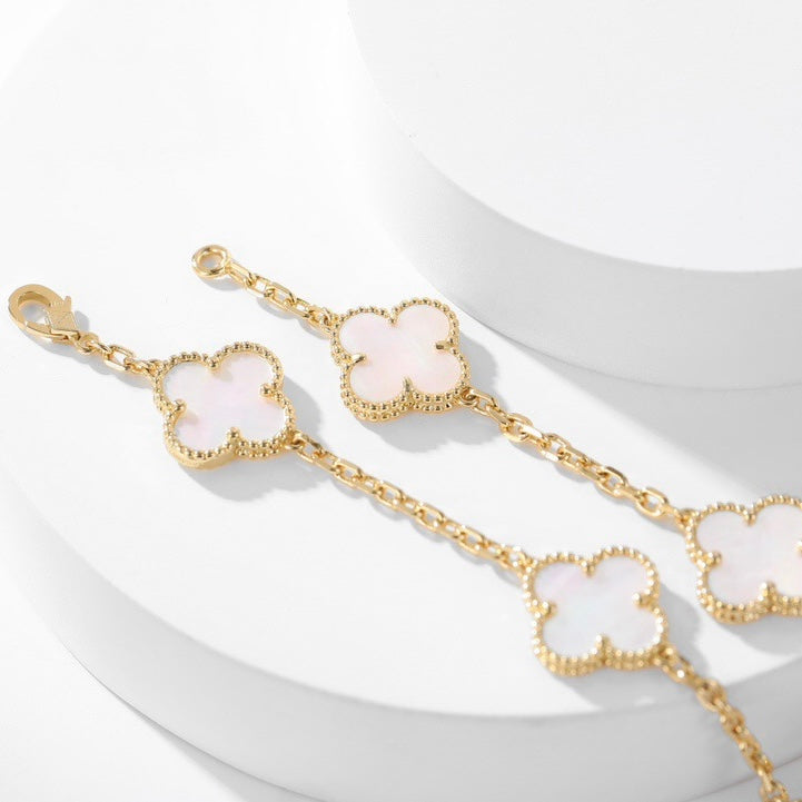 [Cyra]  CLOVER 10 MOTIFS WHITE MOTHER OF PEARL NECKLACE