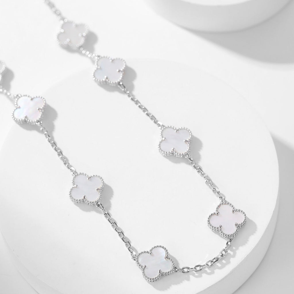 [Cyra]  CLOVER 10 MOTIFS WHITE MOTHER OF PEARL NECKLACE