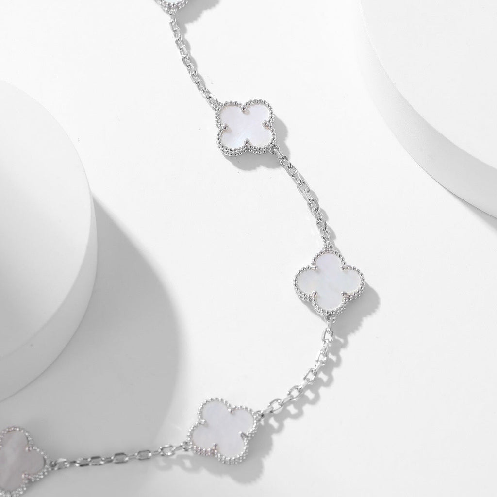 [Cyra]  CLOVER 10 MOTIFS WHITE MOTHER OF PEARL NECKLACE