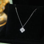 [Cyra]  CLOVER MINI 9.5MM PENDANT DIAMOND NECKLACE