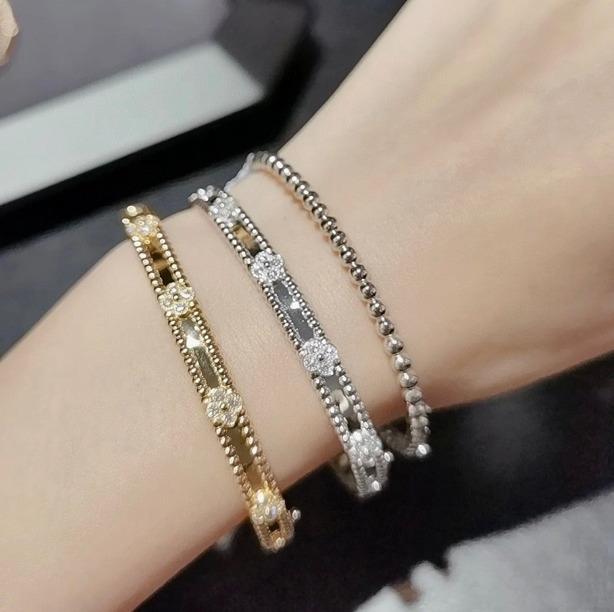 [Cyra]  CLOVER BRACELET 4MM DIAMONDS