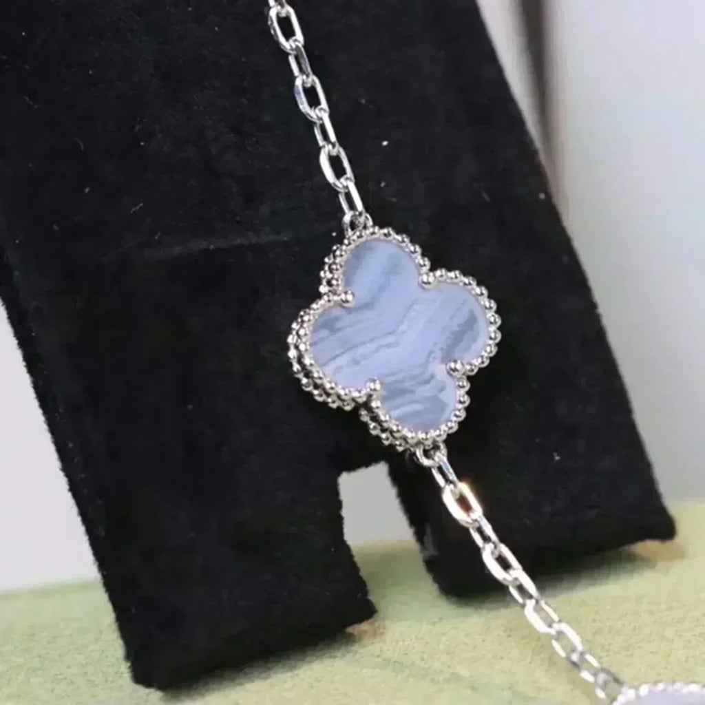 [Cyra] Neue CLOVER 5 MOTIV ARMBANDKOLLEKTION AUS LILAM CHALCEDON