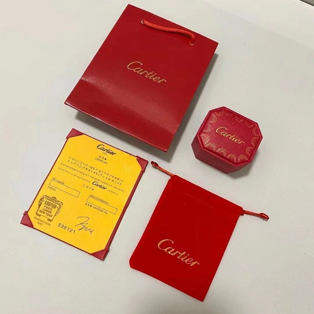 {
  "Cyra": "CA ブレスレット ネックレス リングボックス ギフトバッグ"
}